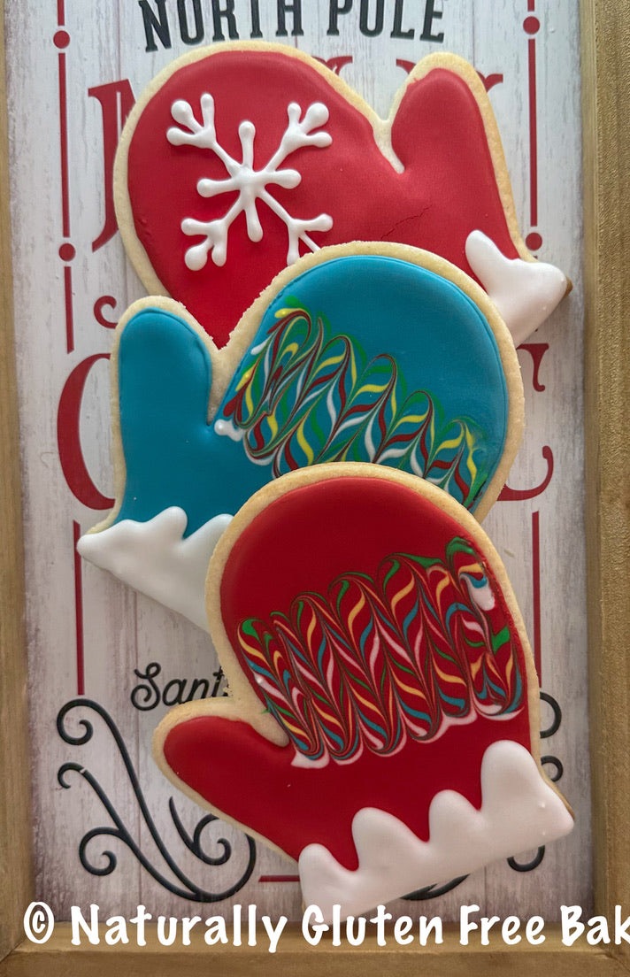 Jumbo Decorated Sugar Mitten Cookie ea